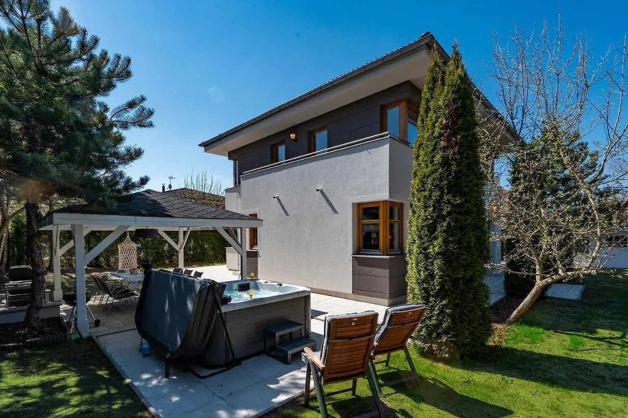 Serenity Prague Villa With Garden Jacuzzi